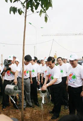 Chủ tịch nước Nguyễn Minh Triết dự lễ mít tinh ngày môi trường thế giới ảnh 2