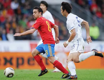 Xavi sẽ dẫn dắt tuyến giữa của Tây Ban Nha trong trận đấu ra quân với Thụy Sĩ.