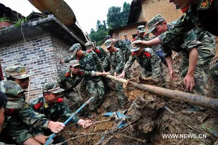 Myanmar, Bangladesh, Ấn Độ: Hàng trăm người bị lũ cuốn