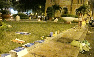 Nhìn cảnh này không ai nghĩ đây là bãi trống trước Nhà thờ Đức Bà.