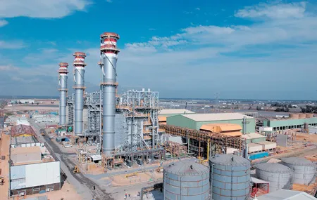 Dự án Doosan-Vina vốn đầu tư trên 230 triệu USD, một trong những dự án đầu tư sản xuất kinh doanh hiệu quả tại vùng kinh tế trọng điểm miền Trung. Ảnh: Hà Minh