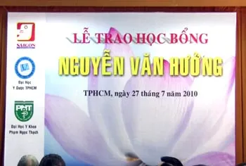 Báo SGGP trao 70 suất học bổng Nguyễn Văn Hưởng ảnh 5