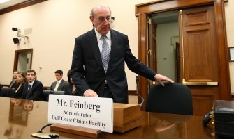 Kenneth Feinberg arrives at a House Small Business Committee hearing on Capitol Hill on June 30, 2010 in Washington, DC. AFP