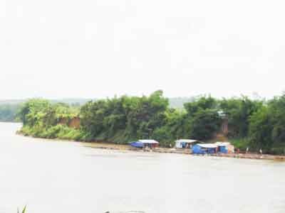A section of Dong Nai River in the southern province of DOng Nai's district Vinh Cuu (Photo: Bao Uyen)