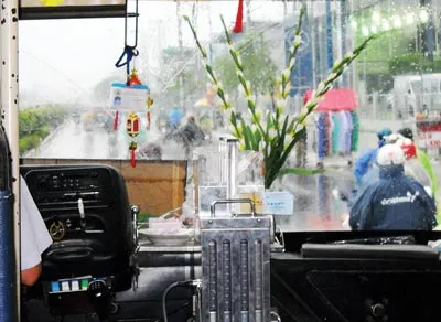 Bán vé xe buýt tự động: Còn nhiều phiền toái