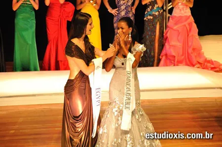 Người đẹp Dominican đăng quang Hoa hậu tuổi Teen toàn cầu 2010 ảnh 3