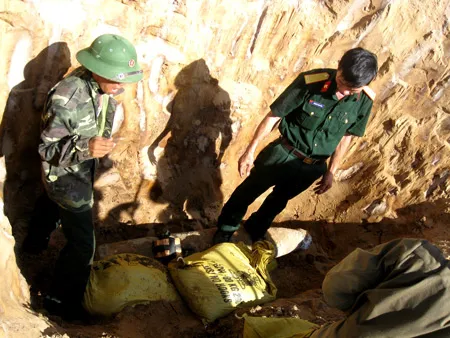 Hà Tĩnh: Phá huỷ quả bom nặng gần nửa tấn ảnh 2