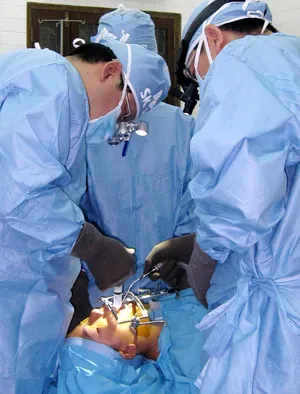 190 trẻ em được trả lại nụ cười