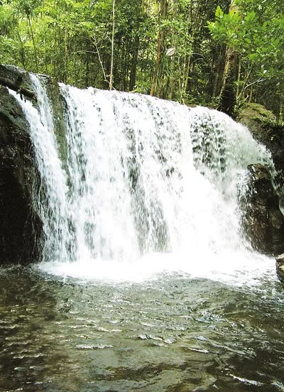 Ra Phú Quốc tắm suối