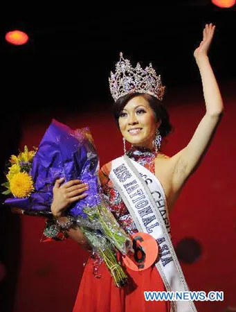 Michelle Nguyen đăng quang Hoa hậu các quốc gia Châu Á