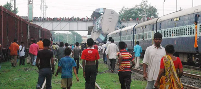 Tai nạn tàu hỏa ở Ấn Độ: 61 người thiệt mạng