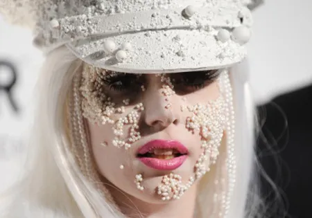 Top 10 nghệ sĩ và ban nhạc kiếm tiền nhiều nhất năm 2010 ảnh 7