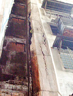 Chung cư 727 Trần Hưng Đạo (TPHCM) lại cấp báo xuống cấp