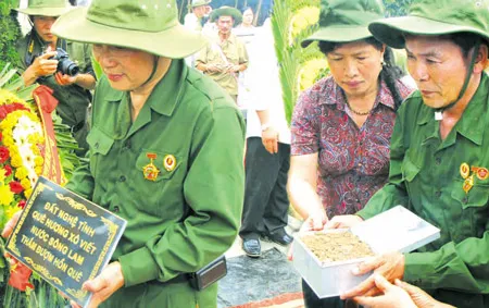 Hành hương ấm rừng đồng đội