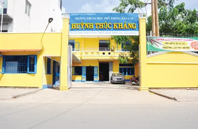 Trường THPT Dân lập Huỳnh Thúc Kháng đầu tư toàn diện cho năm học mới