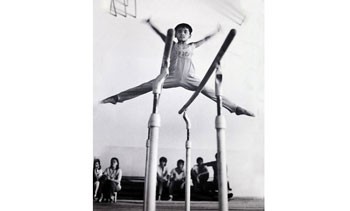 A photo is on the display "Colors of life"