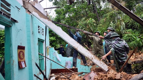 Pham Van Bay’s house is completely destroyed in a landslide caused by a torrential rain in Ha Long City, Quang Ninh Province on August 17 (Photo: Tuoi Tre)