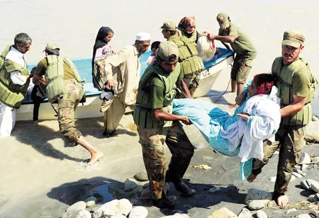 Pakistan: Bão chồng lũ