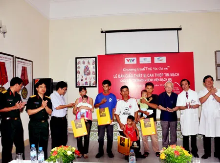 Viettel tài trợ 7,7 tỷ đồng cho chương trình nhân đạo “Trái tim cho em”