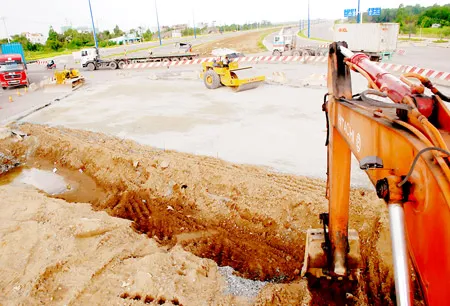 Thanh tra tuýt còi, nhà thầu kêu oan