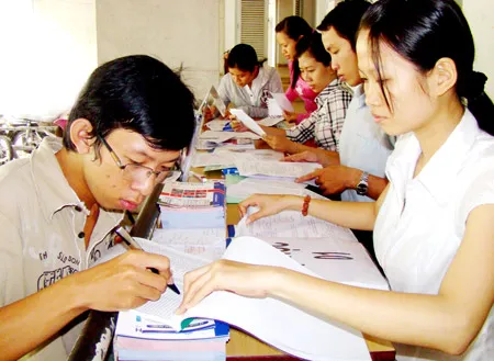 Xét tuyển nguyện vọng 2 - Nhiều trường xé rào sai quy định