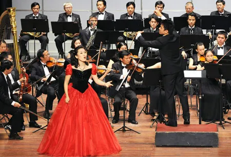 Hòa nhạc và hợp xướng “Giai điệu mùa thu 2010”