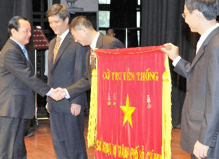 Sở Ngoại vụ nhận Huân chương Độc lập hạng nhì