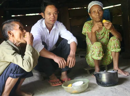 Sinh viên người Rục đầu tiên