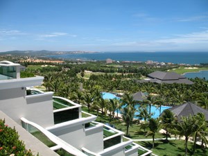 A panoramic view seen from the top-floor lounge of the Sea Links Beach Hotel (Photo: Tuong Thuy)