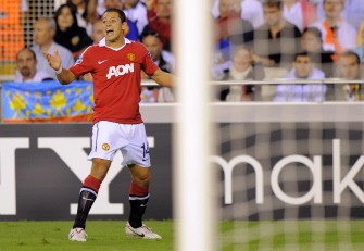 Javier Hernández celebrates his goal against Valencia FC on September 29, 2010 at Mestalla stadium in Valencia. AFP