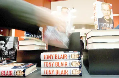 Cuốn hồi ký của ông Blair xuất bản tại Anh.