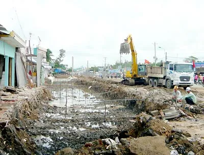 Cần Thơ: Hộ dân bị cắt đường đi