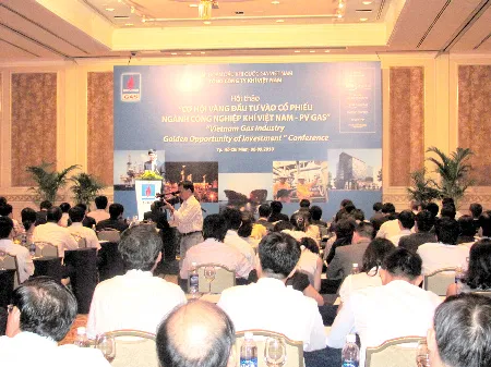 Hơn 1.000 nhà đầu tư tham dự hội thảo “Cơ hội vàng đầu tư vào cổ phiếu ngành công nghiệp khí Việt Nam” do Công ty Chứng khoán Bản Việt và PVGas tổ chức ngày 8-9 tại Sheraton Hotel TPHCM