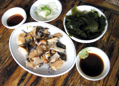 Món bào ngư, hải sâm tươi tại làng chài Seongsan