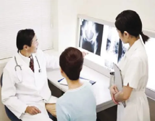 Bệnh xương khớp ở người cao tuổi: Lắng nghe ý kiến chuyên gia