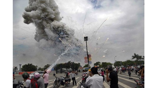 Smoke rises from the incident (Photo: 4teenvt.com)