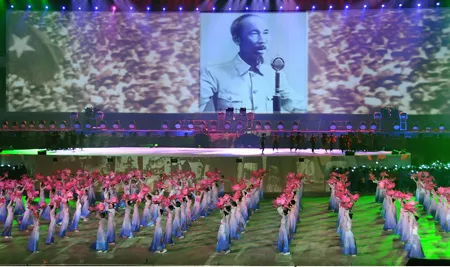 Hồ Chủ tịch đọc bản tuyên ngôn độc lập ngày 2-9-1945