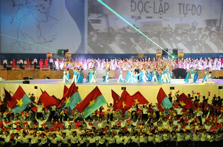 Mừng ngày Tổ quốc thống nhất, Đất nước trọn niềm vui