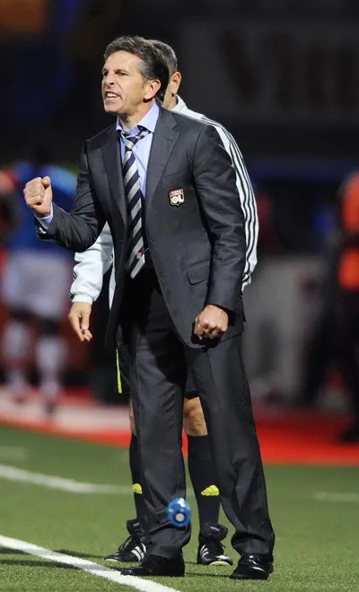 Trước áp lực bị sa thải khỏi Lyon - HLV Puel: “Gia đình tôi chịu khổ sở”