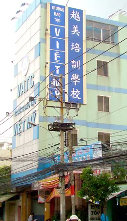 Mượn danh đào tạo chui