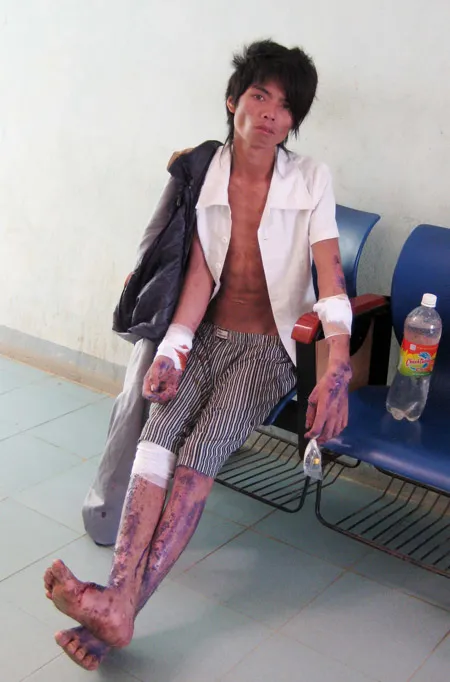 Quảng Nam: Phát hiện một thanh niên sống trong hang đá ảnh 2