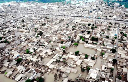 Trận lụt kinh hoàng ở Pakistan đã nhấn chìm nhiều ngôi làng trong biển nước