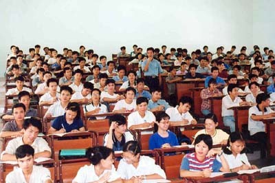 Students at a lecture hall. WB decides to give additional support for Vietnam's higher education development policy program