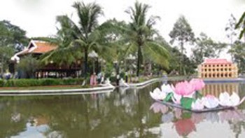 A view of the lotus pond in Nguyen Sinh Sac relic site (Photo: SGGP)
