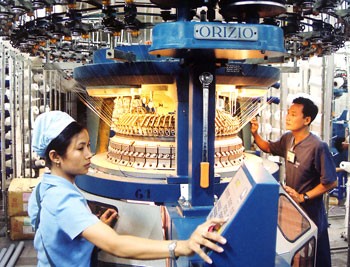 Doi moi is responsible for developing the productive forces, raising the income and living standards of the majority of workers and peasants and increasing the production of goods for the people.