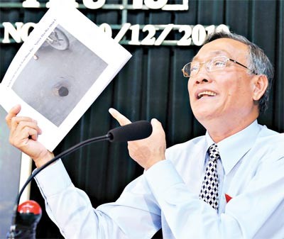 Tran Quang Phuong, director of the Ho Chi Minh City Department of Transport, speaks at the ongoing 19th meeting of the HCMC People's Council on December 9 (Photo: SGGP)