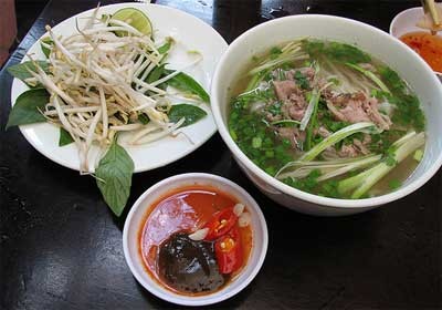 A bowl of pho – one of the best Vietnamese food (Photo: saigontravelguides)