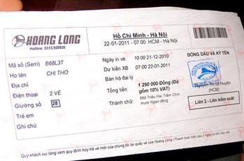 The bus fare of Hoang Long bus operator has skyrocketed in recent days (Photo: SGGP)