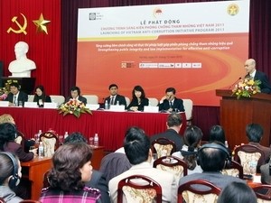 A seminar to introduce the Vietnam Anti-Corruption Initiative program 2011 on December 21. (Photo:VNA)
