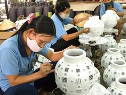 Natural Environment Viet Nam Co., Ltd., 100% capital owned by Australia, produces potteries for export in Ho Chi Minh City (Photo: SGGP)